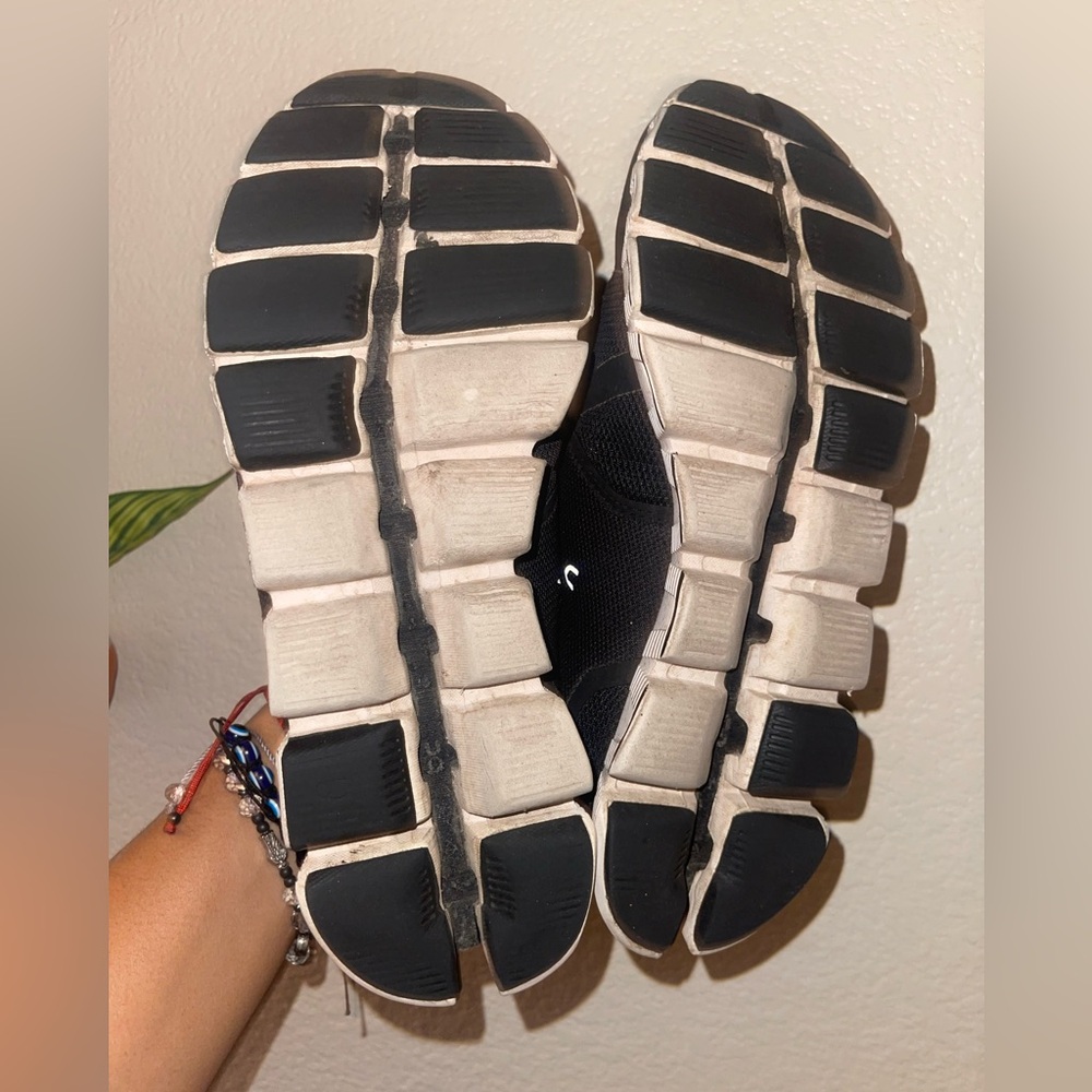 On cloud 5 athletic shoes - Picture 3 of 6